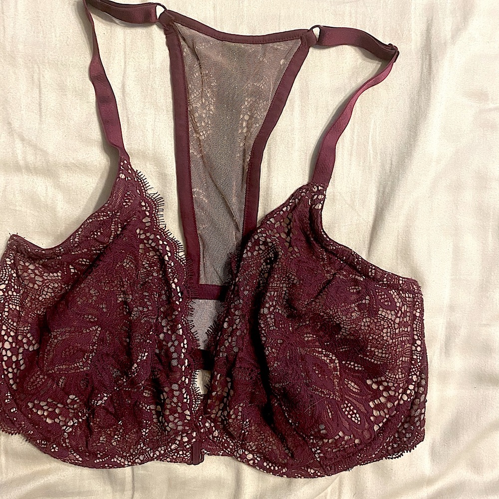 Victoria’s Secret 36DDD “Very Sexy” unlined plunge